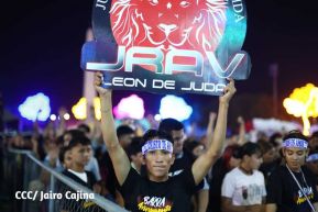 Noche de avivamiento y adoración en la vigilia de Ríos de Agua Viva