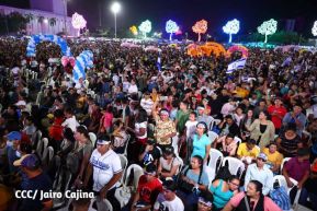 Noche de avivamiento y adoración en la vigilia de Ríos de Agua Viva