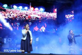 Noche de avivamiento y adoración en la vigilia de Ríos de Agua Viva