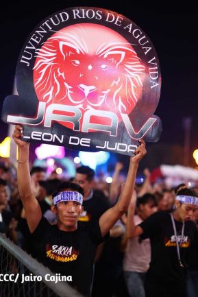 Noche de avivamiento y adoración en la vigilia de Ríos de Agua Viva