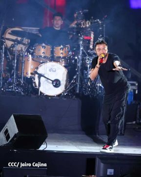 Noche de avivamiento y adoración en la vigilia de Ríos de Agua Viva