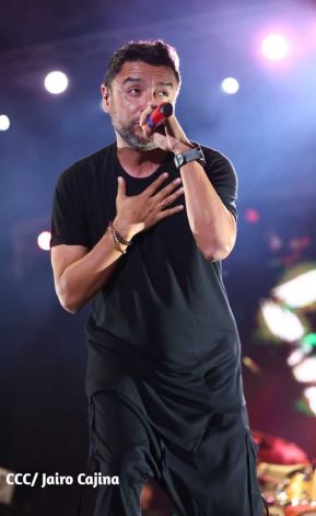 Noche de avivamiento y adoración en la vigilia de Ríos de Agua Viva