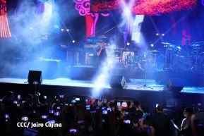 Noche de avivamiento y adoración en la vigilia de Ríos de Agua Viva