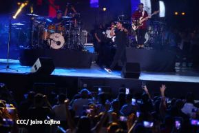 Noche de avivamiento y adoración en la vigilia de Ríos de Agua Viva