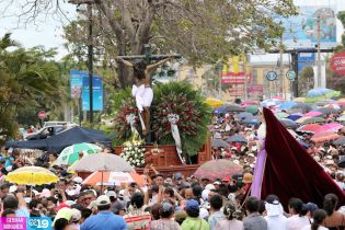 Cardenal Brenes participa en Viacrucis Penitencial