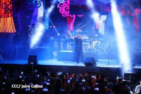 Noche de avivamiento y adoración en la vigilia de Ríos de Agua Viva