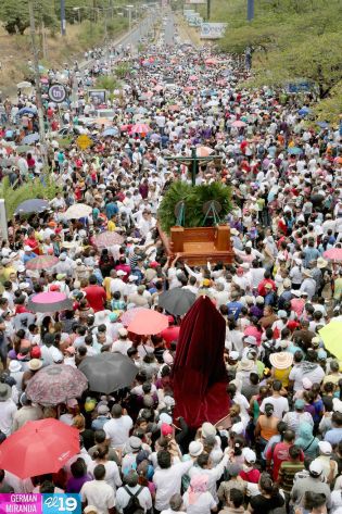 Cardenal Brenes participa en Viacrucis Penitencial