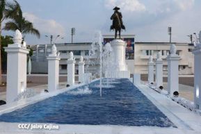 Presidente Daniel Ortega y Compañera Rosario Murillo entregan buses rusos a transportistas