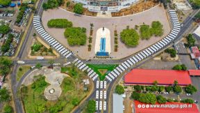 Presidente Daniel Ortega y Compañera Rosario Murillo entregan buses rusos a transportistas