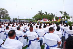 Presidente Daniel Ortega y Compañera Rosario Murillo entregan buses rusos a transportistas