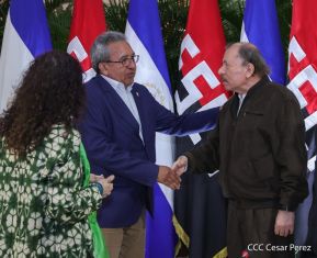 Comandante Daniel Ortega y Compañera Rosario se reúnen con el Presidente del PARLACEN