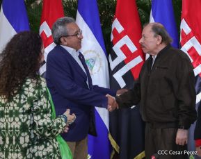 Comandante Daniel Ortega y Compañera Rosario se reúnen con el Presidente del PARLACEN