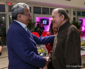 Comandante Daniel Ortega y Compañera Rosario se reúnen con el Presidente del PARLACEN