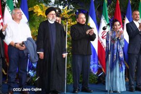 Presidente Daniel Ortega y Vicepresidenta Rosario Murillo en encuentro con el Presidente de Irán