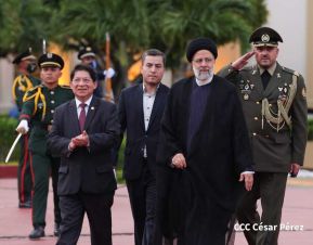 Presidente Daniel Ortega y Vicepresidenta Rosario Murillo en encuentro con el Presidente de Irán
