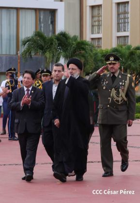 Presidente Daniel Ortega y Vicepresidenta Rosario Murillo en encuentro con el Presidente de Irán