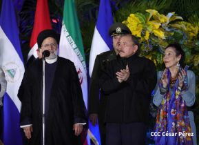 Presidente Daniel Ortega y Vicepresidenta Rosario Murillo en encuentro con el Presidente de Irán
