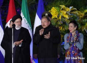 Presidente Daniel Ortega y Vicepresidenta Rosario Murillo en encuentro con el Presidente de Irán