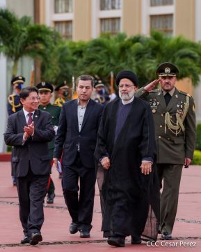 Presidente Daniel Ortega y Vicepresidenta Rosario Murillo en encuentro con el Presidente de Irán