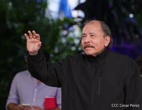 Presidente Daniel Ortega y Vicepresidenta Rosario Murillo en encuentro con el Presidente de Irán