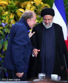 Presidente Daniel Ortega y Vicepresidenta Rosario Murillo en Acto de Clausura de la Visita del Presidente de Irán