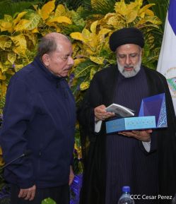 Presidente Daniel Ortega y Vicepresidenta Rosario Murillo en Acto de Clausura de la Visita del Presidente de Irán