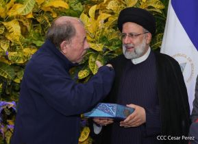 Presidente Daniel Ortega y Vicepresidenta Rosario Murillo en Acto de Clausura de la Visita del Presidente de Irán