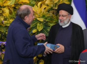 Presidente Daniel Ortega y Vicepresidenta Rosario Murillo en Acto de Clausura de la Visita del Presidente de Irán