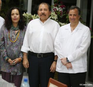 Presidente Daniel y Compañera Rosario sostienen encuentro con Canciller de México