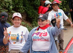 Militantes sandinistas participan en caminata en honor al Repliegue Táctico a Masaya