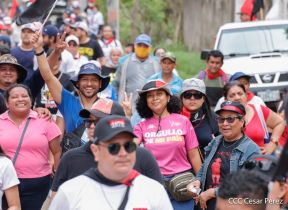 Militantes sandinistas participan en caminata en honor al Repliegue Táctico a Masaya