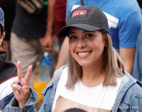 Militantes sandinistas participan en caminata en honor al Repliegue Táctico a Masaya