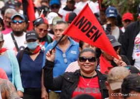 Militantes sandinistas participan en caminata en honor al Repliegue Táctico a Masaya