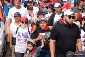 Militantes sandinistas participan en caminata en honor al Repliegue Táctico a Masaya