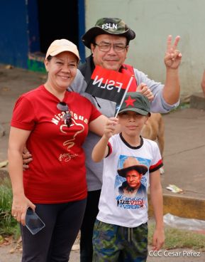 Militantes sandinistas participan en caminata en honor al Repliegue Táctico a Masaya