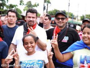 Miles de sandinistas caminan en saludo al 44/19 en Julio Victorioso