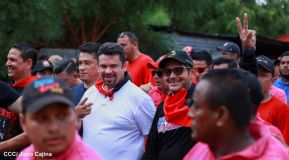 Miles de sandinistas caminan en saludo al 44/19 en Julio Victorioso