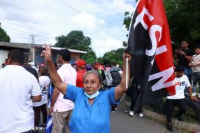 Miles de sandinistas caminan en saludo al 44/19 en Julio Victorioso