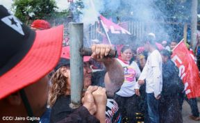 Miles de sandinistas caminan en saludo al 44/19 en Julio Victorioso
