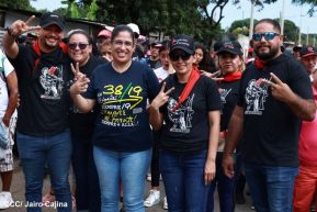 Miles de sandinistas caminan en saludo al 44/19 en Julio Victorioso
