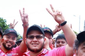 Miles de sandinistas caminan en saludo al 44/19 en Julio Victorioso
