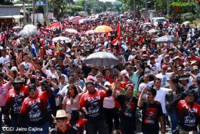 Miles de sandinistas caminan en saludo al 44/19 en Julio Victorioso
