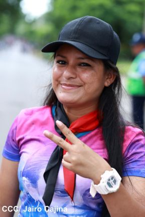 Miles de sandinistas caminan en saludo al 44/19 en Julio Victorioso