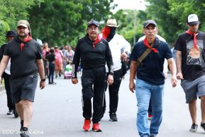 Miles de sandinistas caminan en saludo al 44/19 en Julio Victorioso
