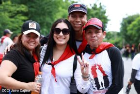 Miles de sandinistas caminan en saludo al 44/19 en Julio Victorioso