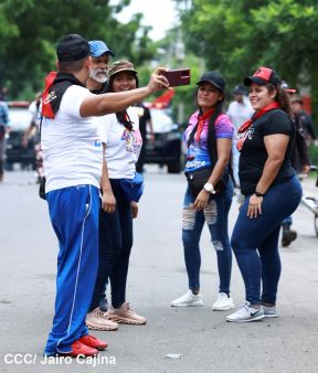 Miles de sandinistas caminan en saludo al 44/19 en Julio Victorioso