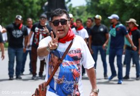Miles de sandinistas caminan en saludo al 44/19 en Julio Victorioso