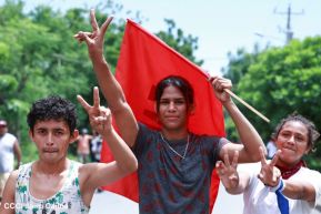 Miles de sandinistas caminan en saludo al 44/19 en Julio Victorioso