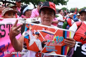 Miles de sandinistas caminan en saludo al 44/19 en Julio Victorioso