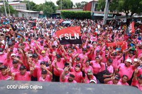 Miles de sandinistas caminan en saludo al 44/19 en Julio Victorioso